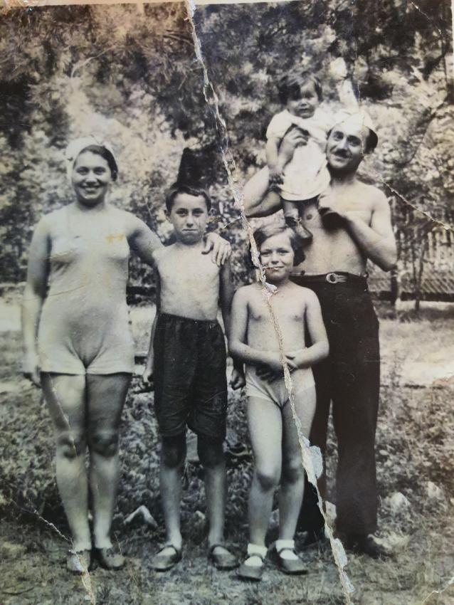 וינצנטי קרוליצקי אשתו לילקה שנספתה בשואה וילדיהם שנספו בשואה